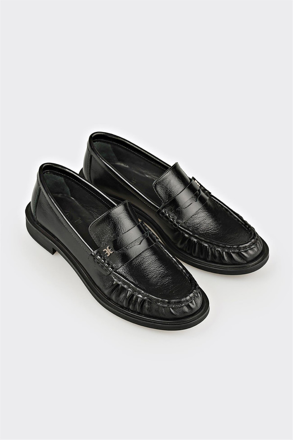 Siyah Deri Kadın Günlük Ayakkabı