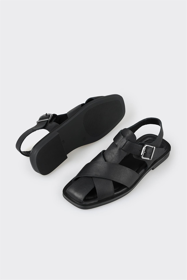 Siyah deri kadın düz sandalet, günlük kullanım için - Elle Shoes