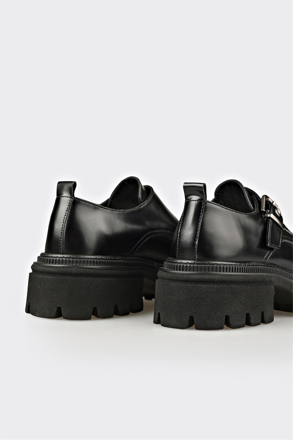 Siyah deri metal tokalı kadın günlük ayakkabı, ofis stili için - Elle Shoes