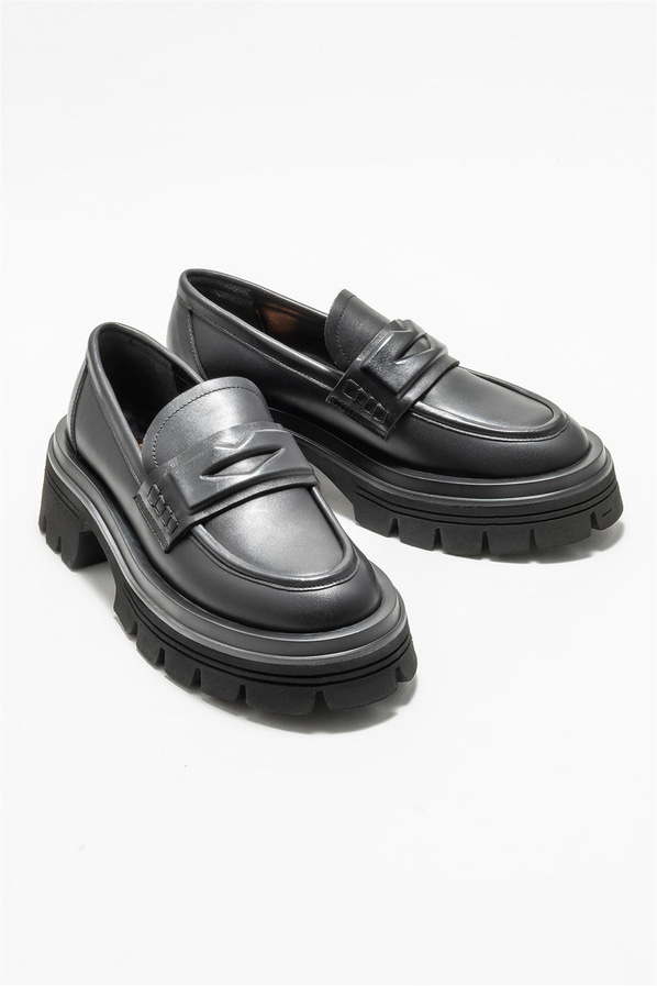 Siyah deri kadın ayakkabı, günlük kullanım için - Elle Shoes