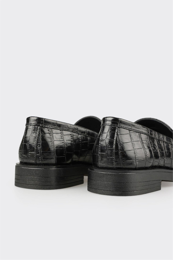 Siyah Deri Kadın Günlük Ayakkabı