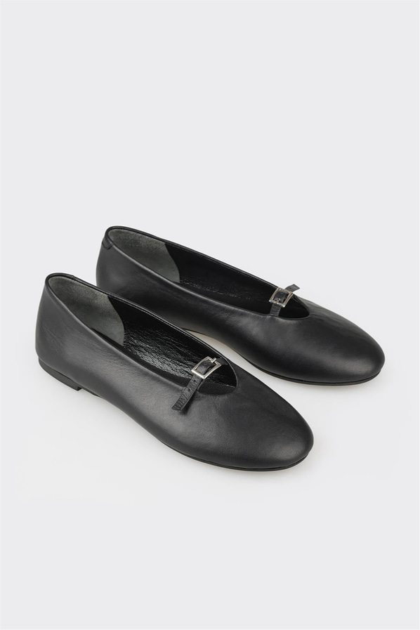Siyah deri kadın babet, günlük kullanım için - Elle Shoes