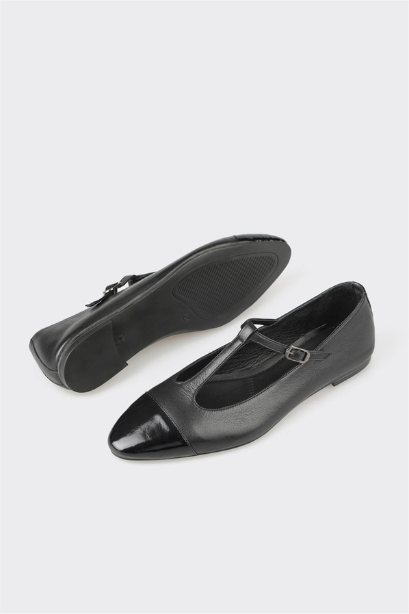 Siyah Deri Kadın Günlük Ayakkabı