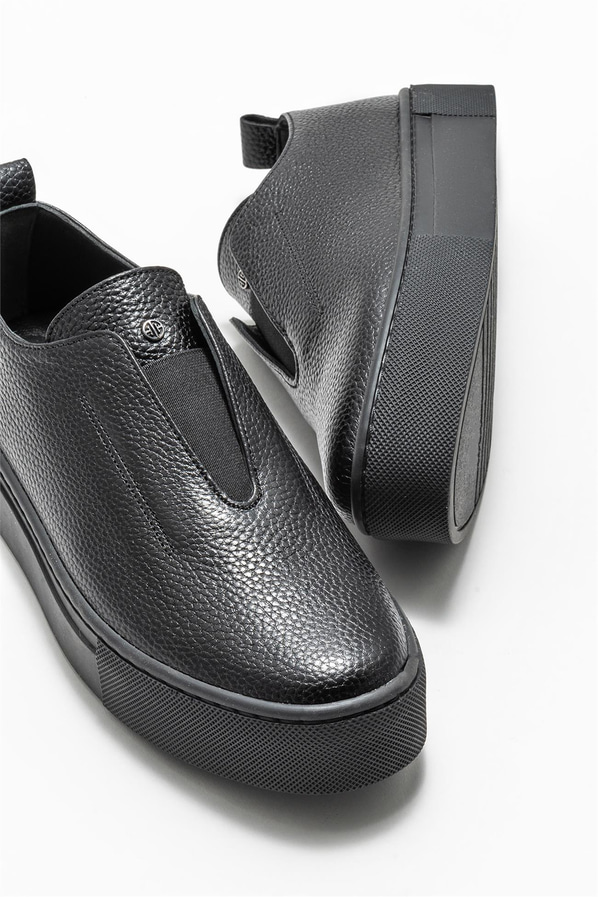 Siyah deri kadın düz ayakkabı, günlük kullanım için - Elle Shoes