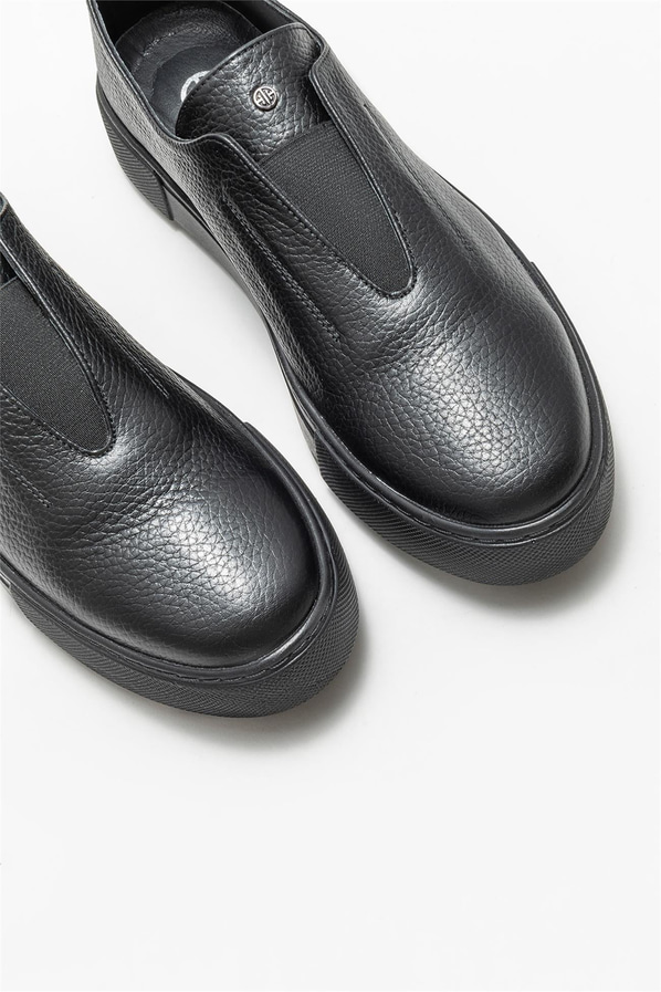 Siyah deri kadın sneaker, ofis stili için - Elle Shoes