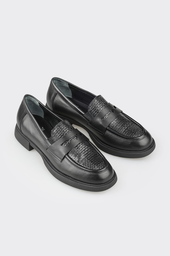 Siyah deri kadın loafer, rahat kullanım için - Elle Shoes