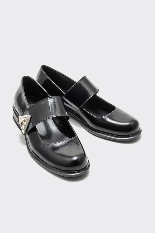 Siyah deri kadın düz ayakkabı, günlük kullanım için - Elle Shoes