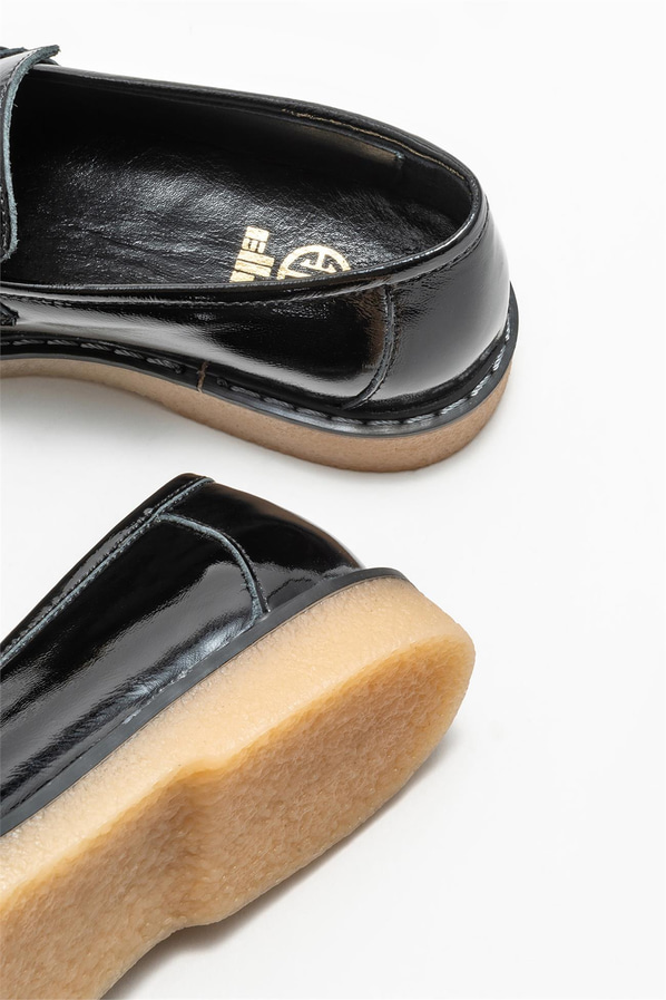 Siyah deri kadın loafer, günlük kullanım için - Elle Shoes
