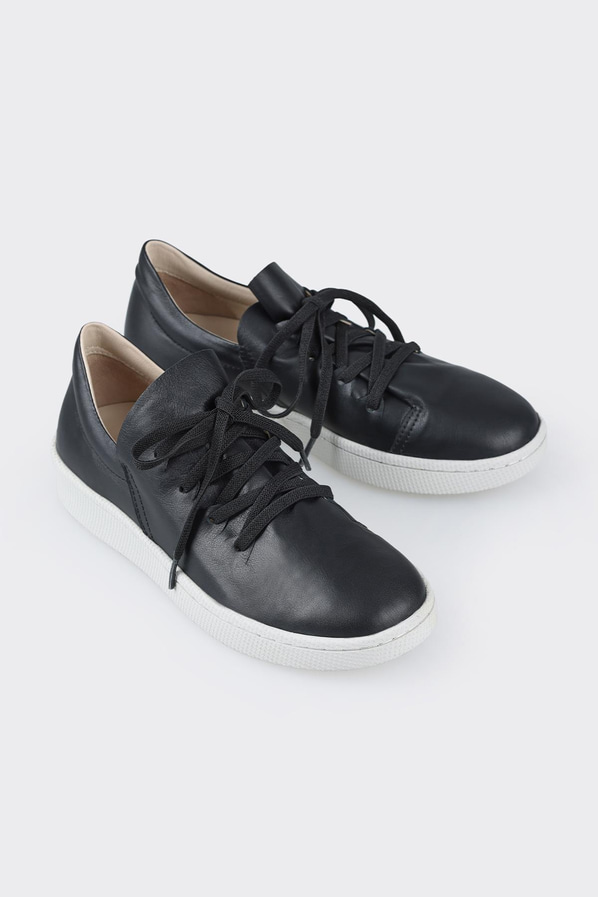 Siyah deri kadın düz ayakkabı, günlük kullanım için - Elle Shoes