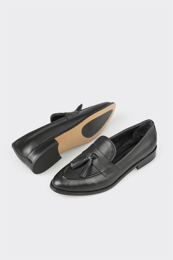 Siyah deri kadın loafer, günlük kullanım için - Elle Shoes