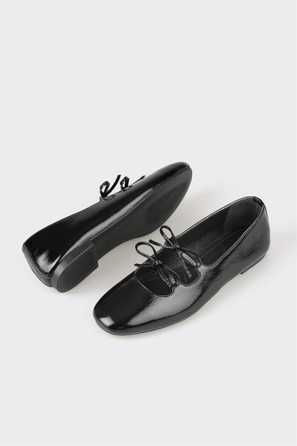 Siyah deri kadın babet, günlük kullanım için - Elle Shoes