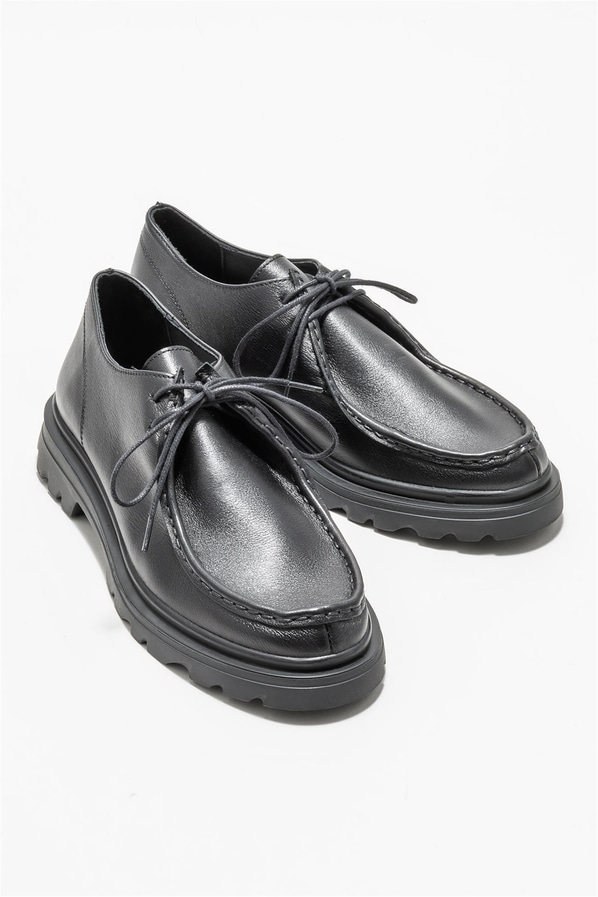 Siyah deri kadın ayakkabı, günlük kullanım için - Elle Shoes