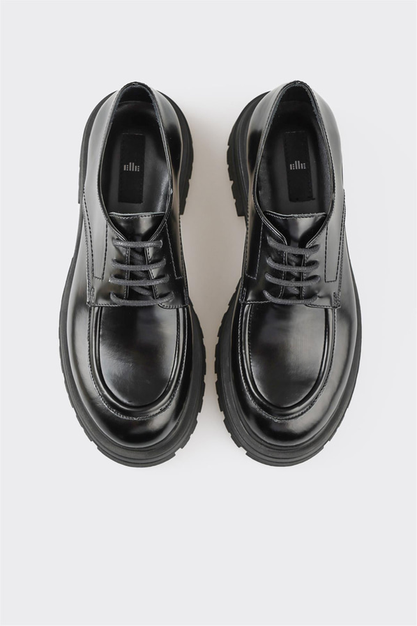 Siyah deri bağcıklı kadın ayakkabı, günlük kullanım için - Elle Shoes