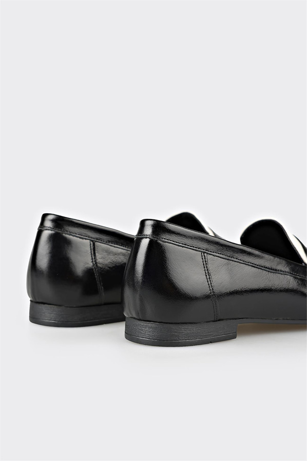 Siyah deri kadın loafer, ofis stili için - Elle Shoes