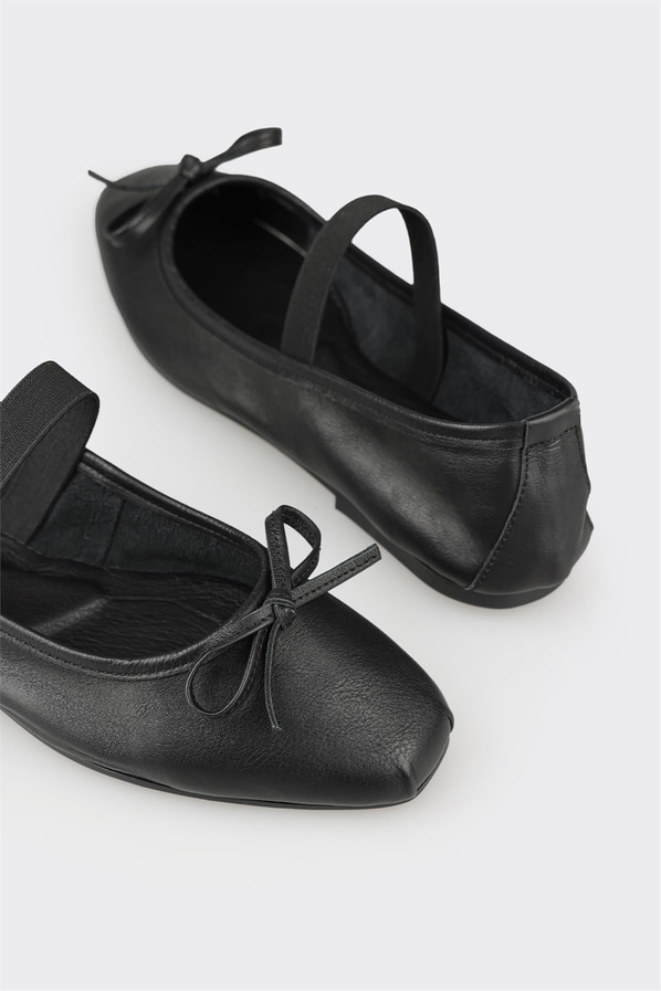 Siyah deri kadın babet, rahat kullanım için - Elle Shoes