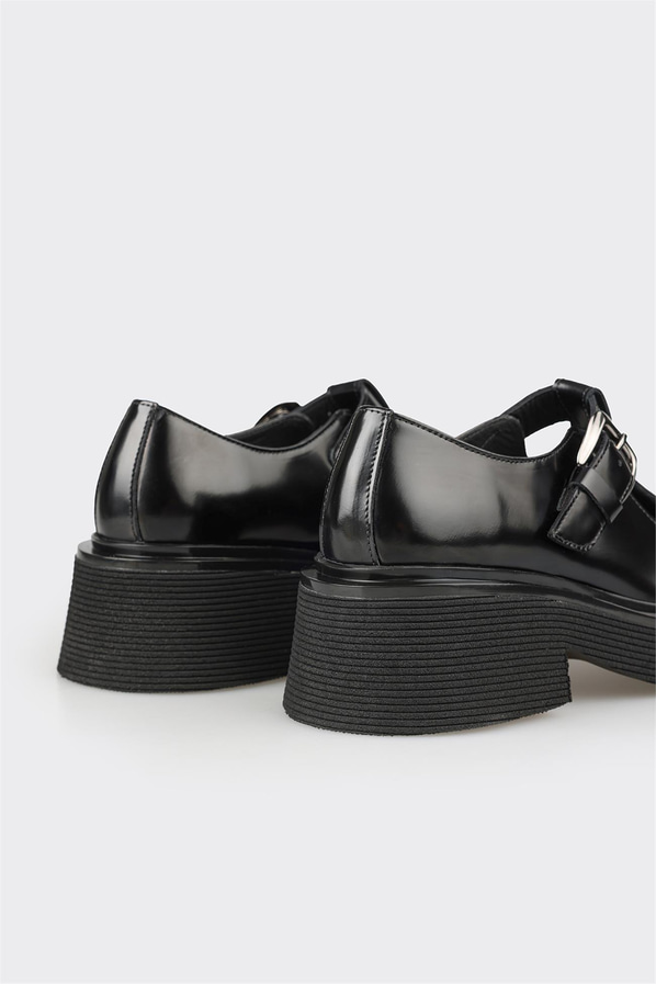 Siyah deri kalın tabanlı kadın düz ayakkabı, ofis stili için - Elle Shoes