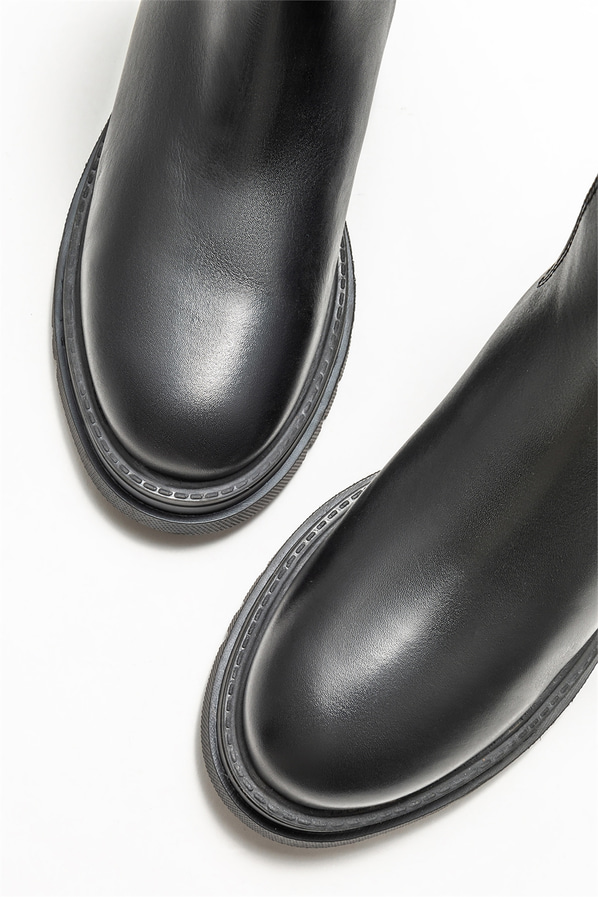 Siyah deri kadın bot, günlük kullanım için - Elle Shoes