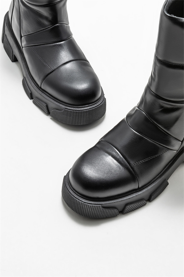 Siyah deri kadın bot, günlük kullanım için - Elle Shoes