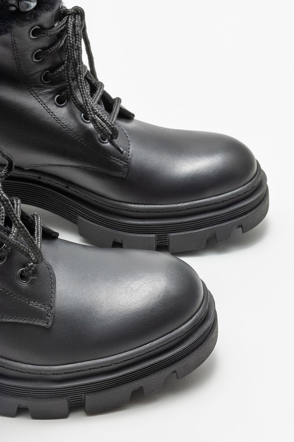 Siyah deri kadın bot, günlük kullanım için - Elle Shoes