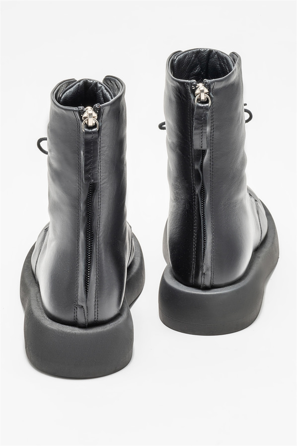 Siyah deri kadın bot, günlük kullanım için - Elle Shoes