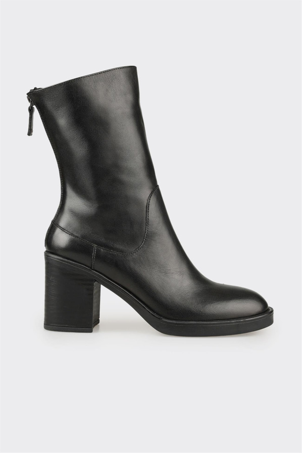 Siyah Deri Kadın Günlük Bot