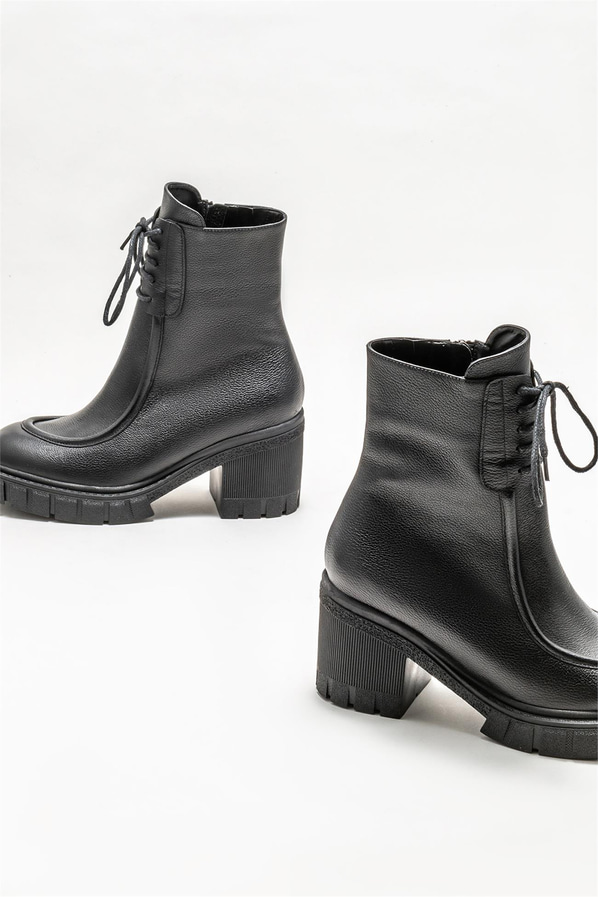Siyah deri kadın bot, günlük kullanım için - Elle Shoes