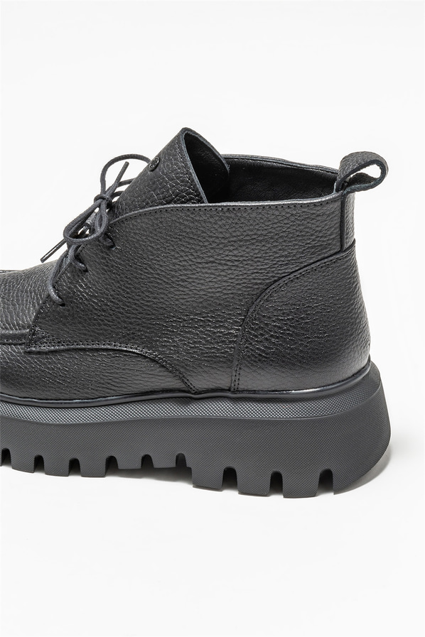 Siyah deri kadın bot, günlük kullanım için - Elle Shoes