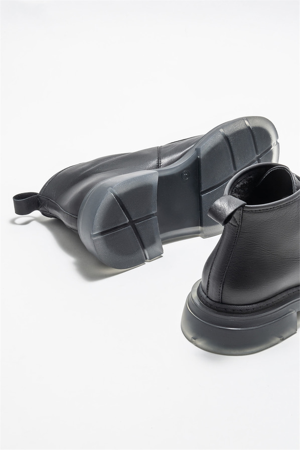 Siyah deri kadın bot, günlük kullanım için - Elle Shoes