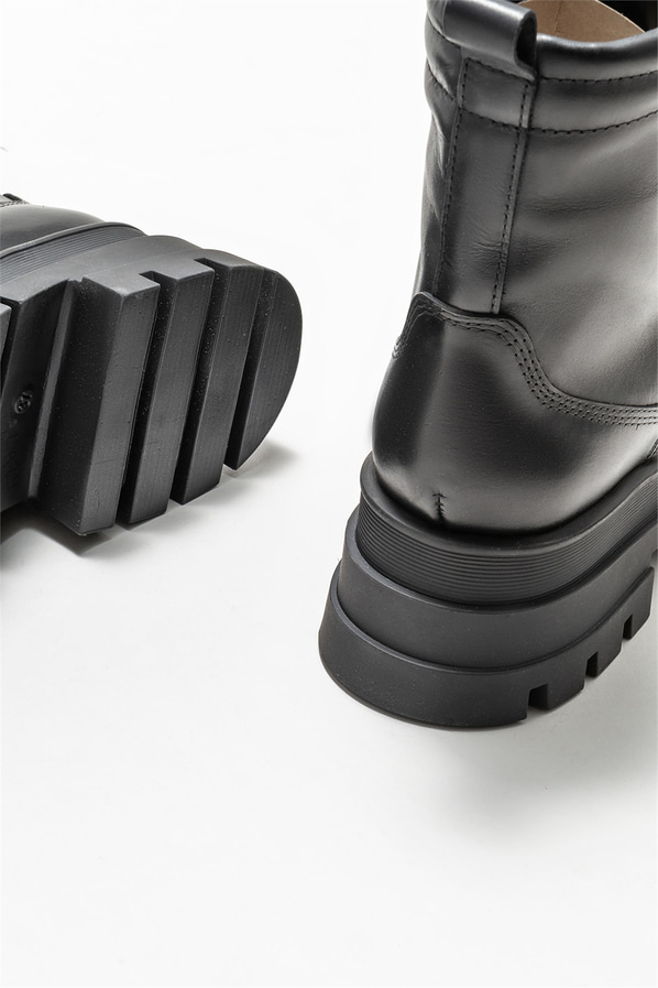Siyah deri kadın bot, günlük kullanım için - Elle Shoes