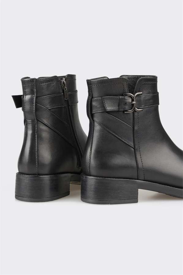 Siyah deri kadın bot, günlük kullanım için - Elle Shoes