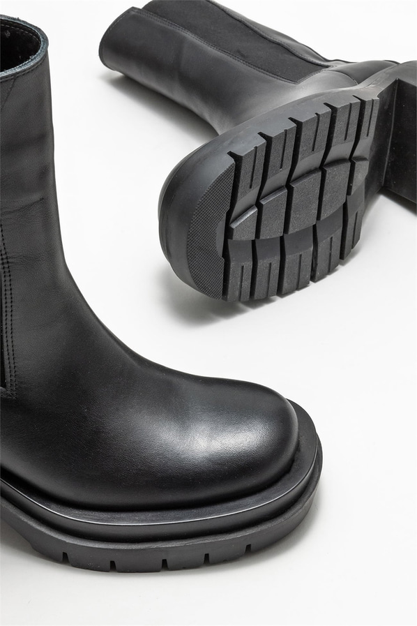 Siyah deri kadın günlük bot, günlük kullanım için - Elle Shoes