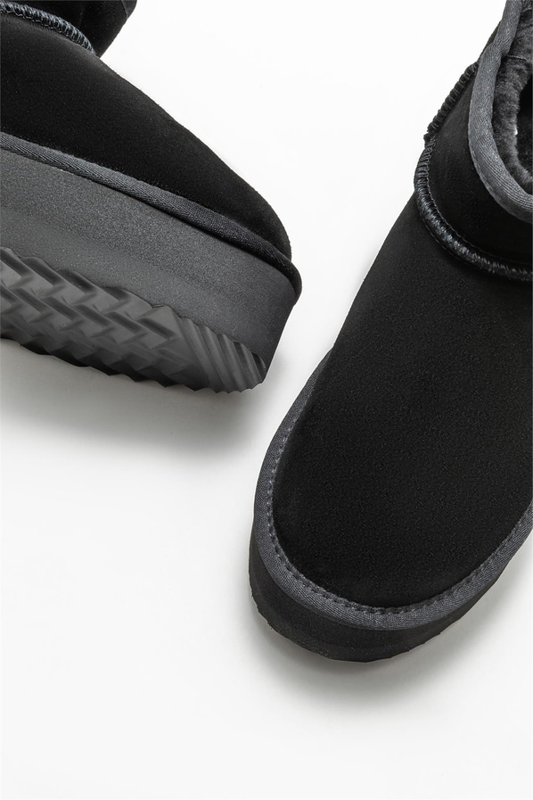 Siyah deri kadın bot, günlük kullanım için - Elle Shoes