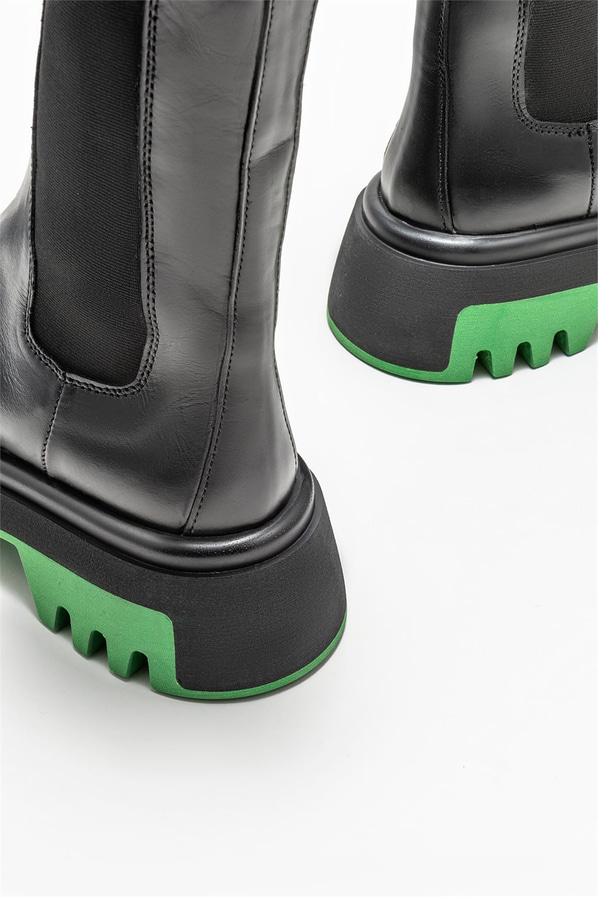 Siyah deri kadın bot, günlük kullanım için - Elle Shoes