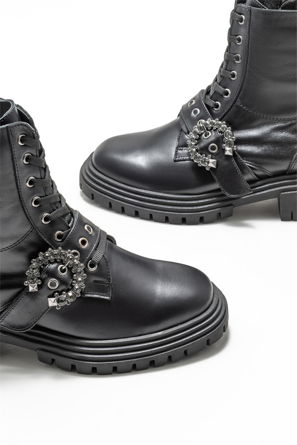Siyah deri kadın bot, günlük kullanım için - Elle Shoes