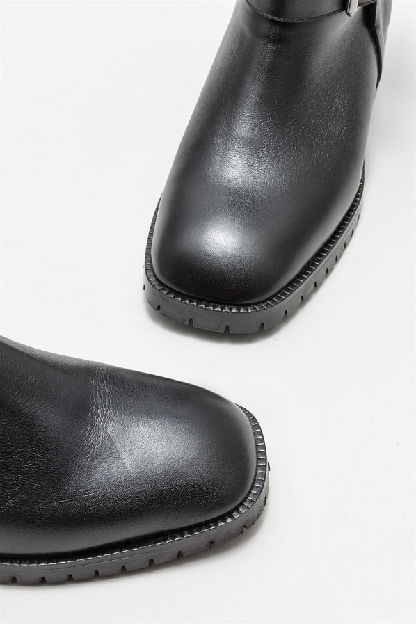 Siyah deri kadın bot, günlük kullanım için - Elle Shoes