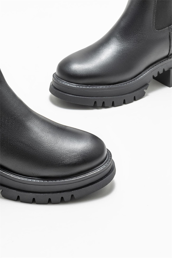 Siyah deri kadın chelsea bot, günlük kullanım için - Elle Shoes