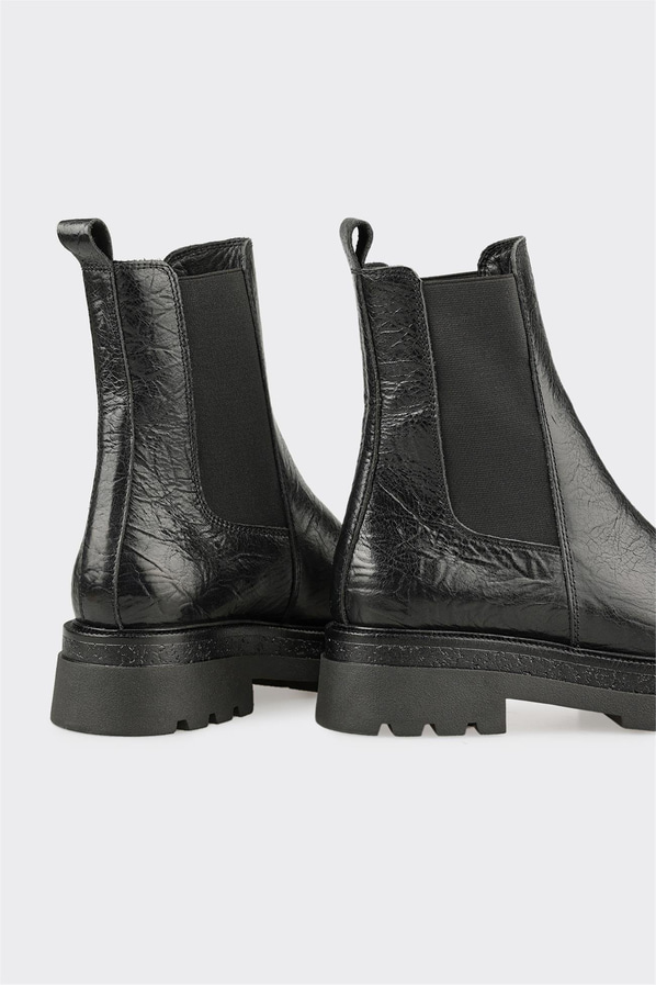 Siyah Deri Kadın Günlük Bot