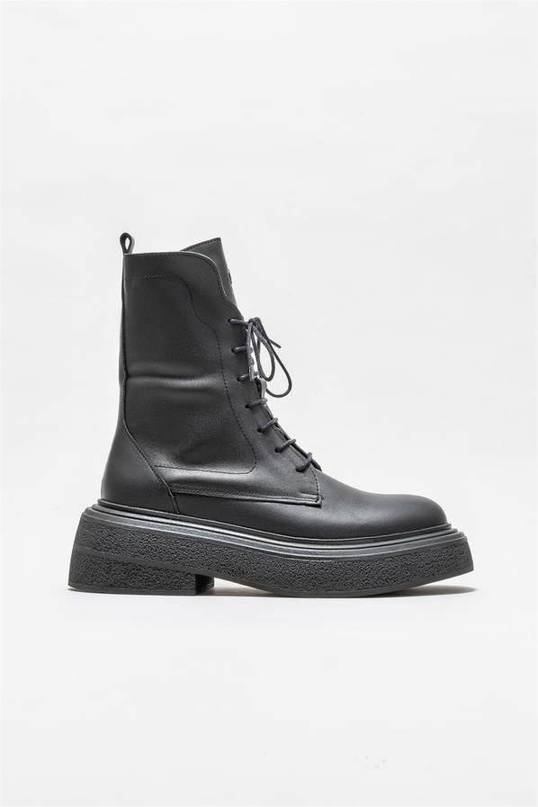 Siyah deri kadın bot, günlük kullanım için - Elle Shoes
