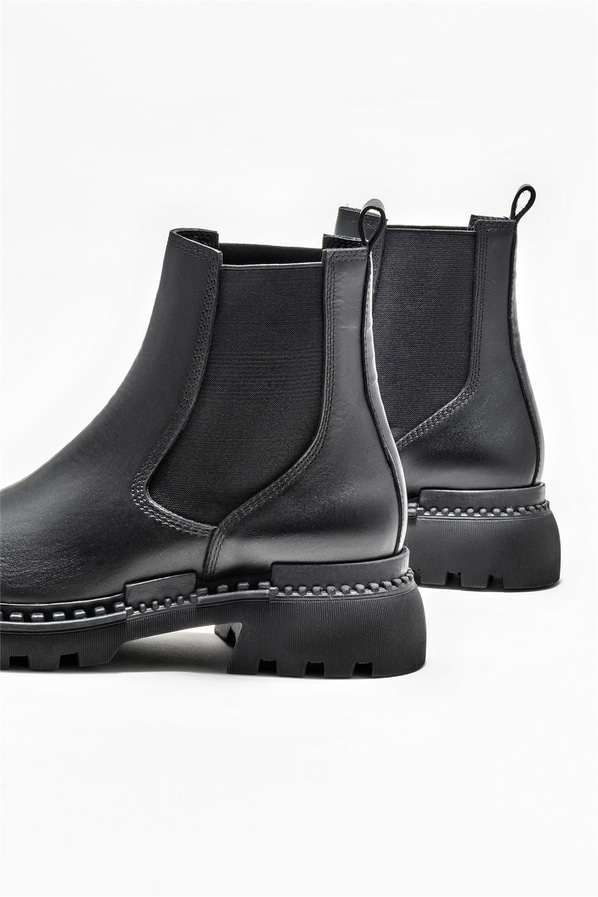 Siyah deri kadın bot, günlük kullanım için - Elle Shoes