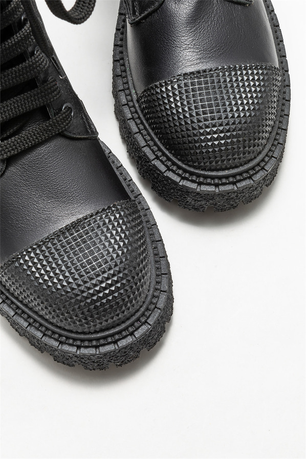 Siyah deri kadın bot, günlük kullanım için - Elle Shoes