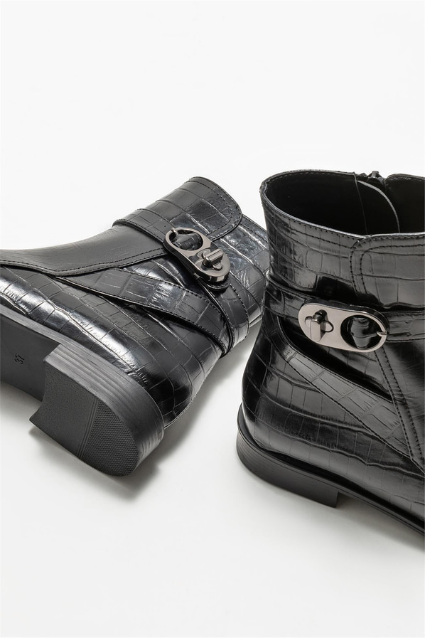 Siyah deri kadın bot, günlük kullanım için - Elle Shoes