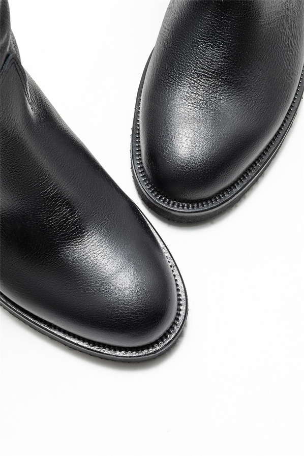 Siyah deri kadın bot, günlük kullanım için - Elle Shoes