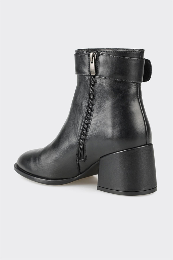 Siyah deri kadın bot, günlük kullanım için - Elle Shoes