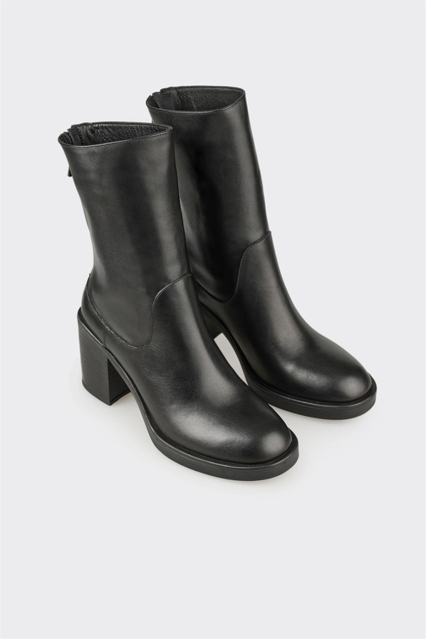 Siyah Deri Kadın Günlük Bot