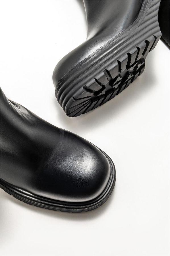 Siyah deri kadın bot, günlük kullanım için - Elle Shoes