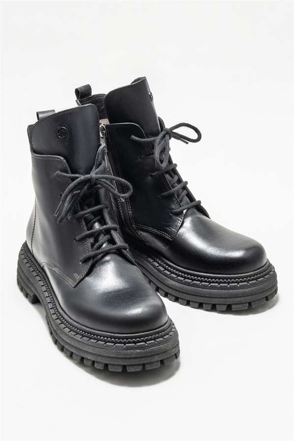 Siyah deri kadın bot, günlük kullanım için - Elle Shoes