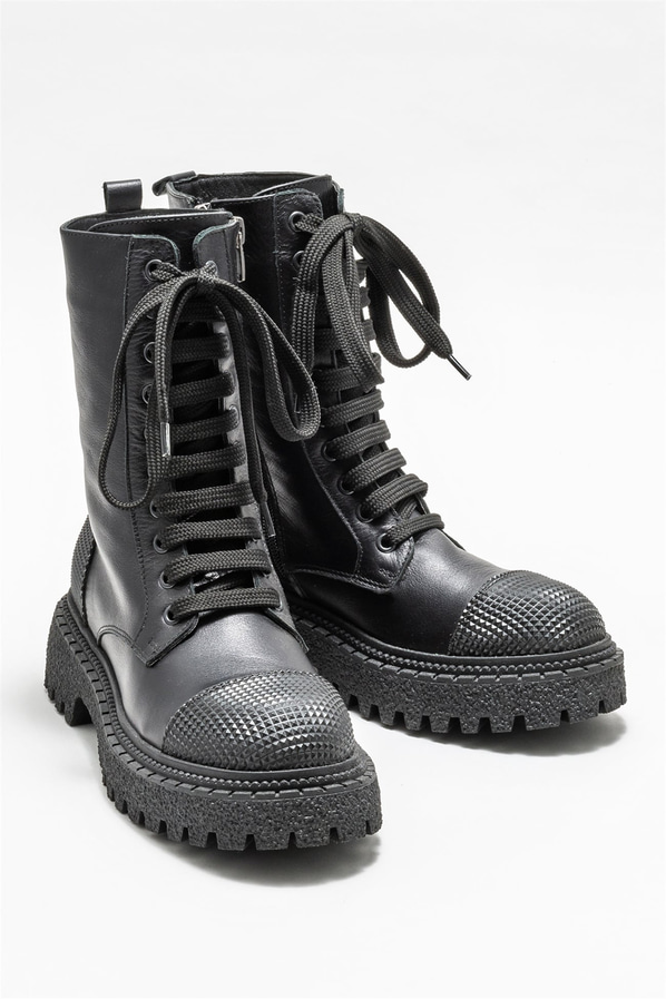 Siyah deri kadın bot, günlük kullanım için - Elle Shoes