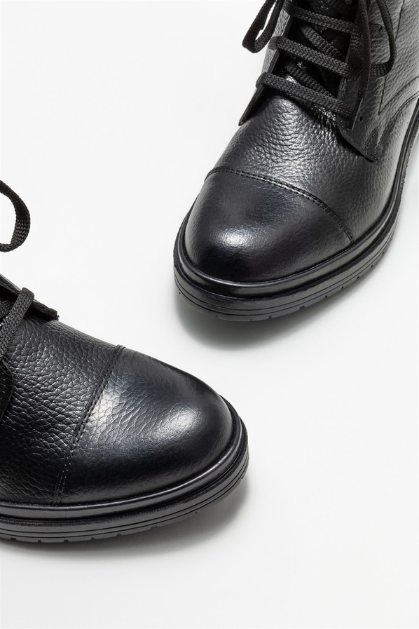 Siyah deri kadın bot, günlük kullanım için - Elle Shoes
