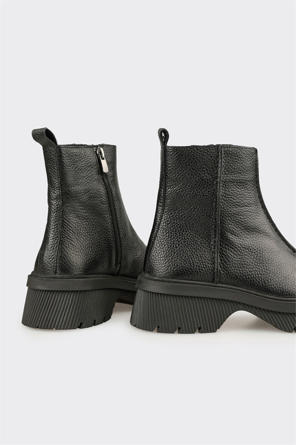 Siyah Deri Kadın Günlük Bot