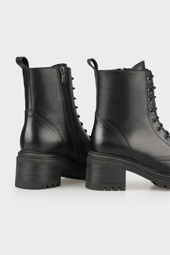 Siyah Deri Kadın Günlük Bot